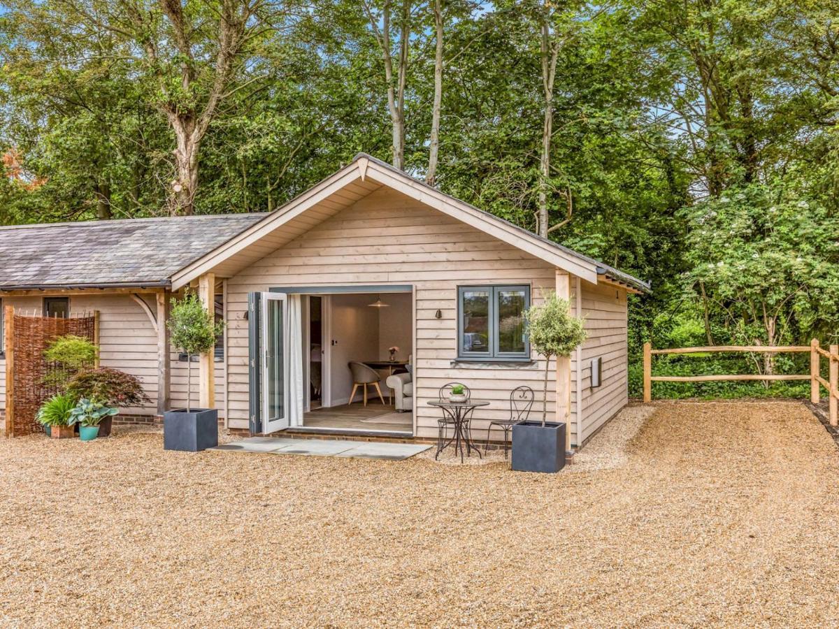 Pass The Keys Delightful 1 Bed Lodge In South Downs Village Chichester Eksteriør bilde